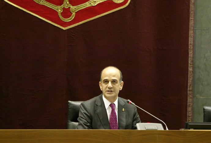 El Presidente Del Parlamento De Navarra, Alberto Catalán.