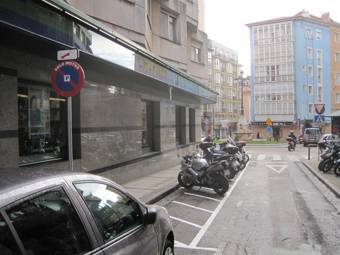 Nuevas Plazas De Estacionamiento Para Motocicletas En El Río De La Pila