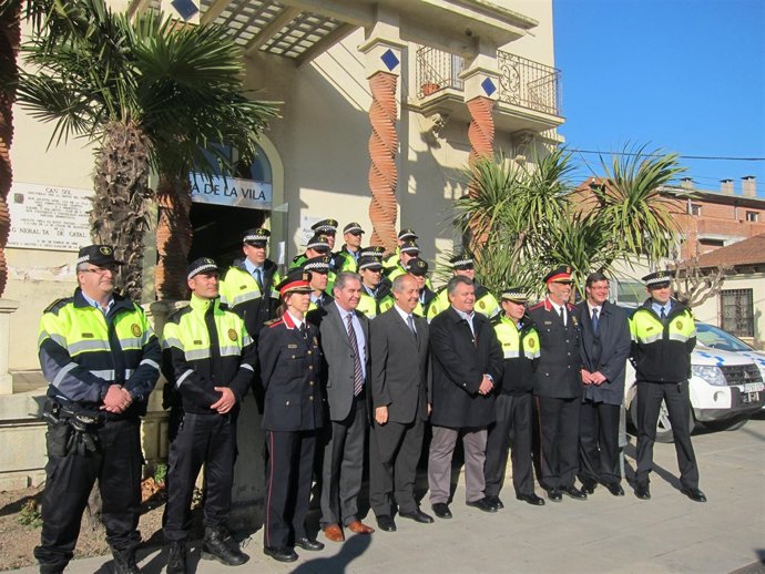 Felip Puig Visita La Roca Del Vallès
