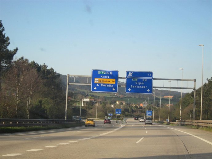 Tráfico por la autopista A-8 'Y'