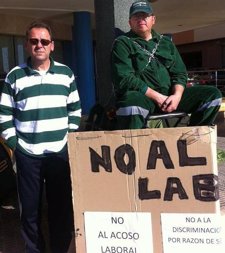 Dos Delegados Protestan Por El Acoso Laboral En Emaya