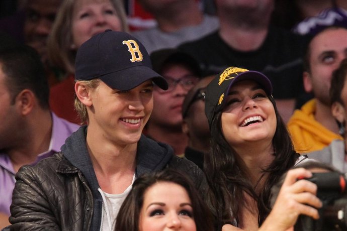 Vanessa Hudgens Y Austin Butler 