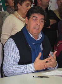 Valderas dice que "algo funciona mal" cuando el Gobierno se dedica a "meter el dedo en el ojo" a comunidades autónomas