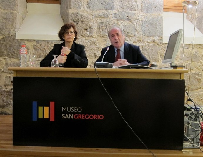 María Bolaños Y José Antonio Nieto En La Presentación