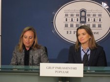 Mabel Cabrer Y Margarita Prohens.