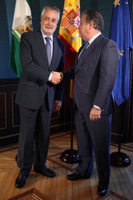 Griñán Recibe A Zoido En El Palacio De San Telmo En Sevilla