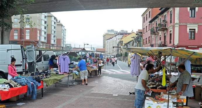 Mercadillo Semanal De Maliaño