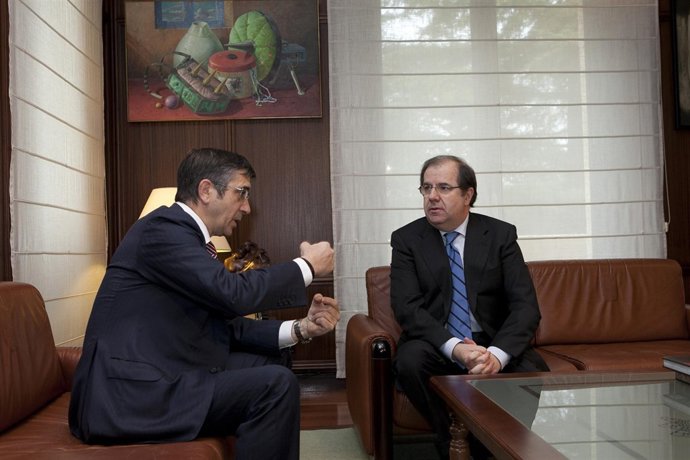 Patxi López Y Herrera Se Reúnen Antes De Firmar Un Protocolo De Colaboración