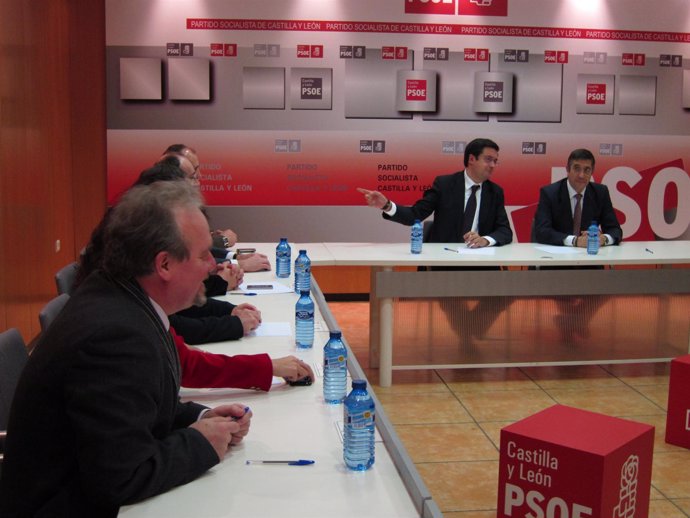 Óscar López Y Patxi López, Al Fondo, En La Sede Del PSOE De Castilla Y León