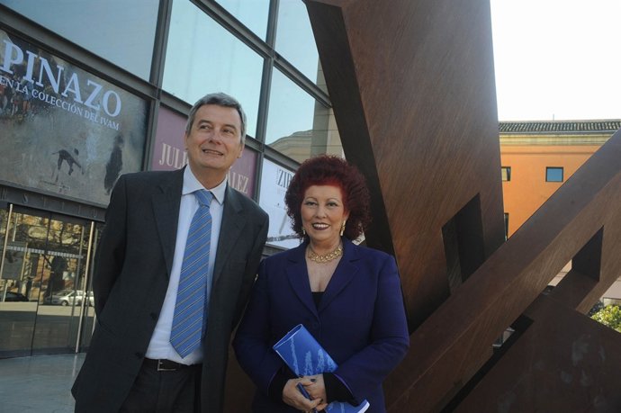 Rafael Ripoll Y Consuelo Ciscar Presentan La Programación De 2012 Del IVAM 