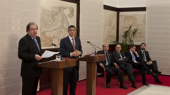 Herrera Y López Tras La Firma De Un Convenio Entre Ambas País Vasco Y Cyl.