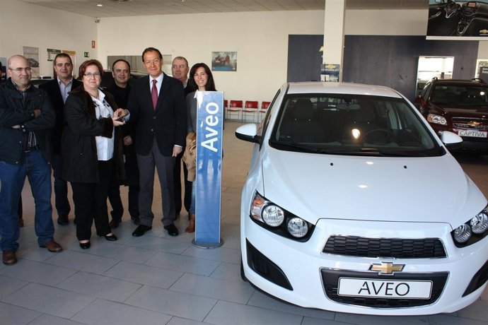 Cámara Entrega A Una Vecina De Cabezo De Torres El Coche Regalado Por Las Plazas