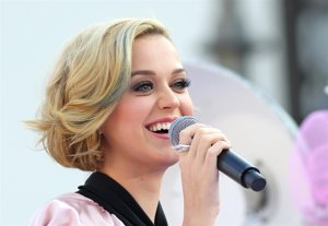 Katy Perry Está Superando Su Divorcio