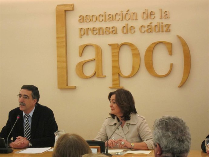 Mar Moreno Presenta Un Número De La Revista 'Andalucía En La Historia'