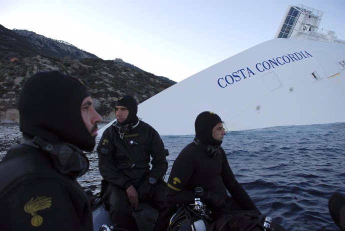 Tareas De Rescate Del Costa Concordia