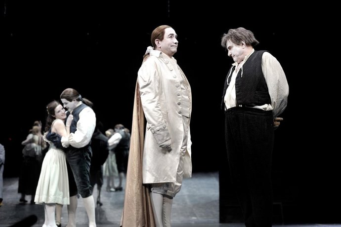 Juan Luis Galiardo Presenta 'El Avaro' En El Teatro Lope De Vega