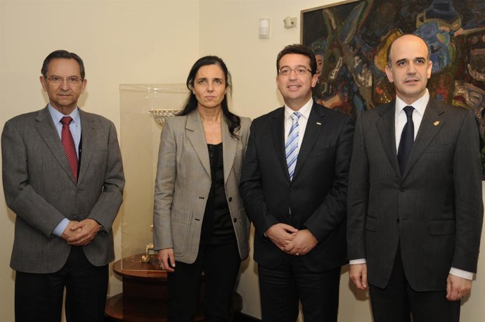 Presidentes De Los Parlamentos De Galicia, Extremadura, Canarias Y Navarra