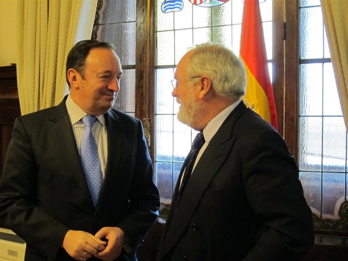 Presidene De La Rioja Con Arias Cañete