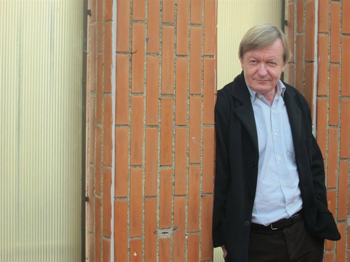 El Escritor JEAN CHENOZ