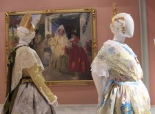 Exposición Sobre El Traje De Valenciana En El Museo De La Ciudad