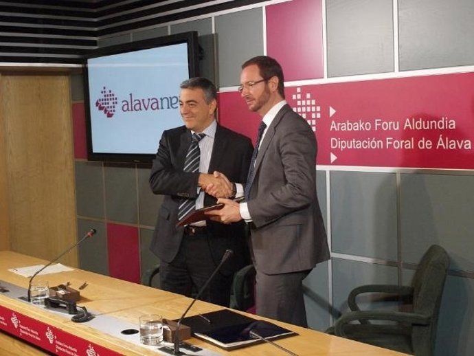 Javier De Andrés Con El Alcalde De Vitoria, Javier Maroto.