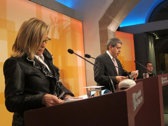 El Portavoz Del Govern, Francesc Homs, Junto A La Vicepresidenta, Joana Ortega