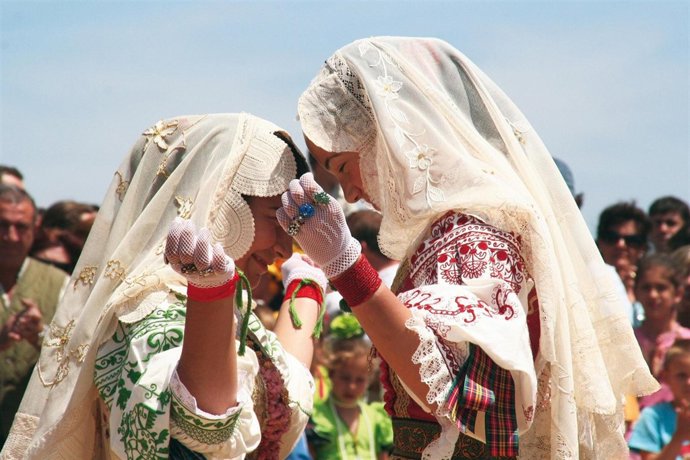 Baile Del Poleo En El Cerro Del Andévalo