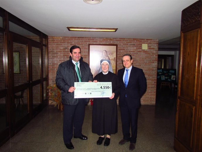 Ignacio Castellote (I), La Madre Superiora (C) Y José A. Lobato