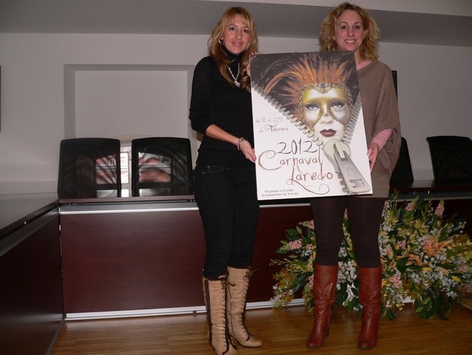 La Autora Del Carte, Noemí Moreno, Y La Edil De Turismo Y Festejos, Laura Recio.