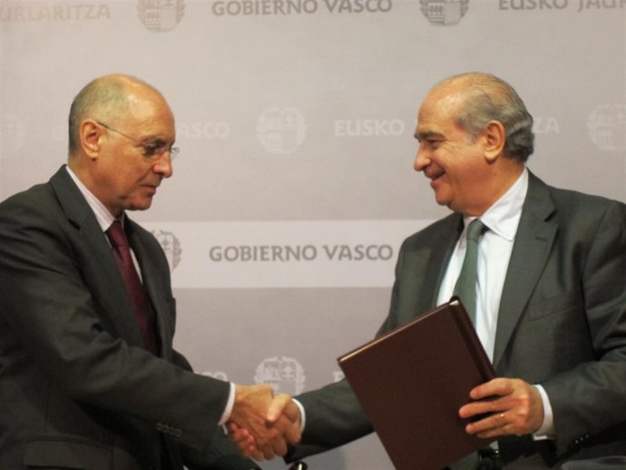 Ministro Del Interior Y Consejero Del Interior