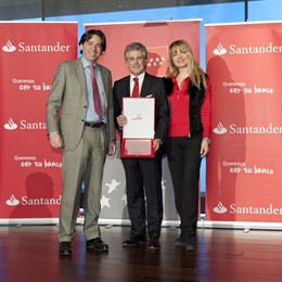 Entrega Del Sello Madrid Excelente Al Banco Santander 