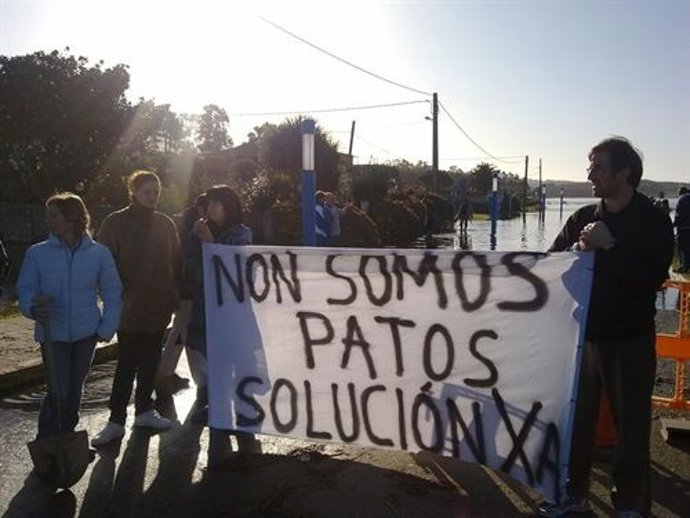Protesta De Vecinos De A Frouxeira, En Valdoviño (A Coruña).