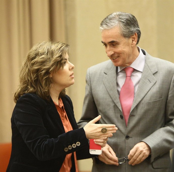 Soraya Sáenz De Santamaría Y Ramón Jáuregui