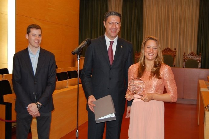 El Alcalde De Badalona, X.G.Albiol, Y La Nadadora Mireia Belmonte