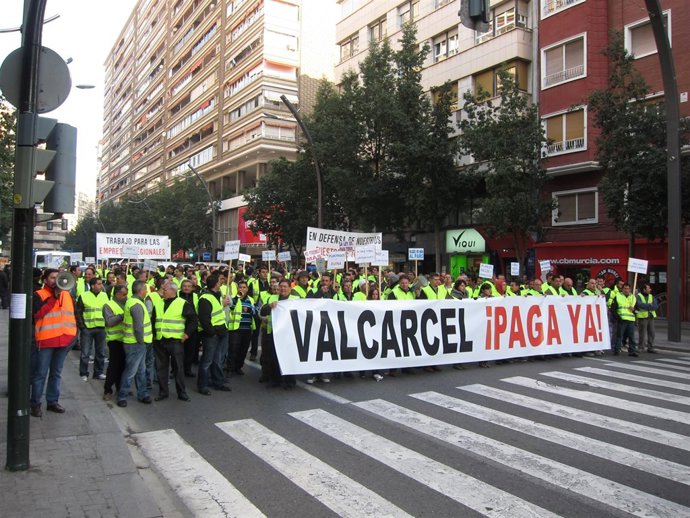 Manifestación De Asemaco Exigiendo Que La Carm Les Pague
