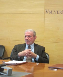 Rector De La UV, Esteban Morcillo