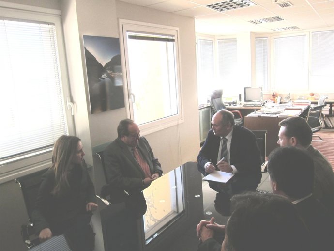 Reunión Entre Constructores Con El Consejero Javier Fernández