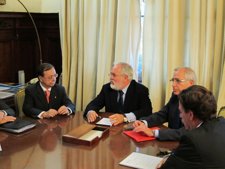 Imbroda Y Vivas Reunidos Con Cañete