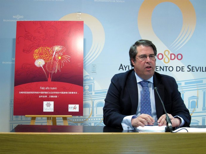 El Concejal De Empleo, Economía, Turismo Y Fiestas Mayores, Gregorio Serrano