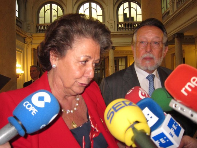 Barberá Junto Al Vicealcalde Alfonso Grau Tras Su Reunión Con Luis Miguel Gil