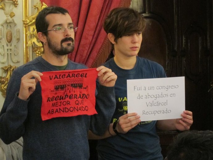 Representantes Del 15M En Un Pleno De La Diputación