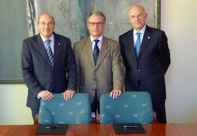 El Rector Y El Decano, Tras La Firma Del Convenio