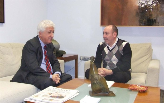 El Justicia De Aragón Y El Alcalde De Fraga En Su Reunión Este Miércoles