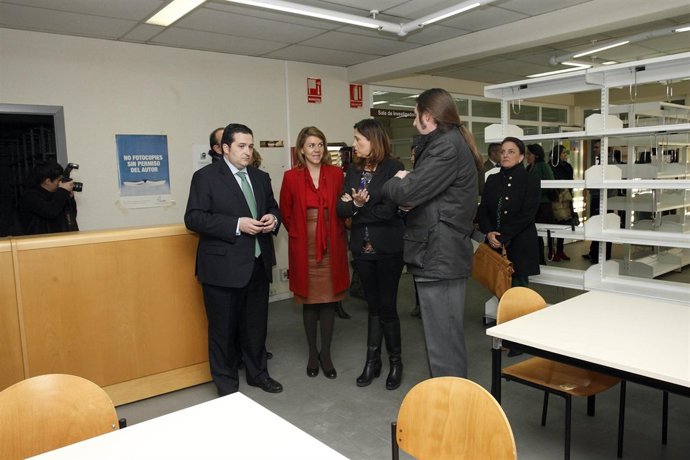 Cospedal Visita La Biblioteca