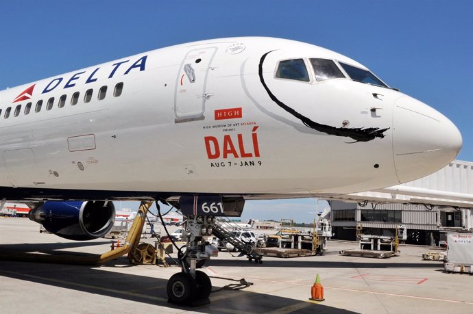 Avión De Delta