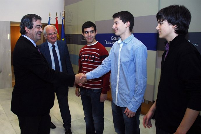 El Presidente Del Principado Saluda A Los Ganadores De Olimpiada Matemática