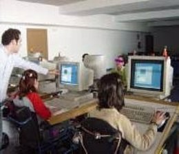 Proyecto Integración Personas Con Discapacidad Con Ordenadores De Fundación Reps