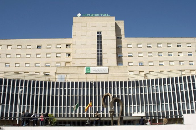 Fachada Principal Del Hospital De Valme De Sevilla
