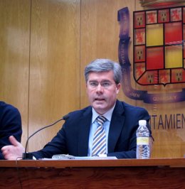 El Alcalde De Jaén, José Enrique Fernández De Moya.