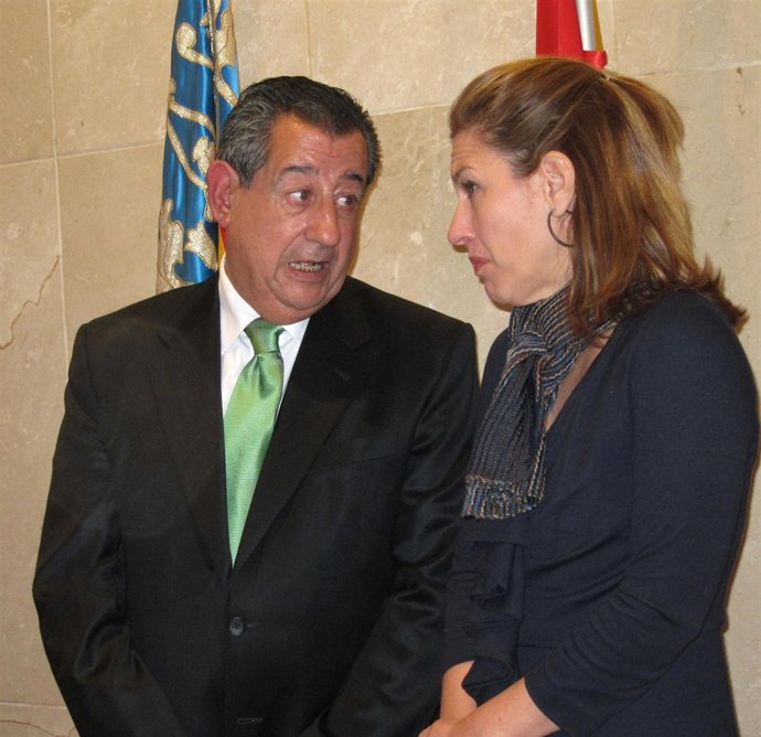 Alberto Martínez Y Paula Sánchez De León